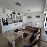 Big 21 Old Town Lux Apartment, Self Check-in 24h, Free Parking *