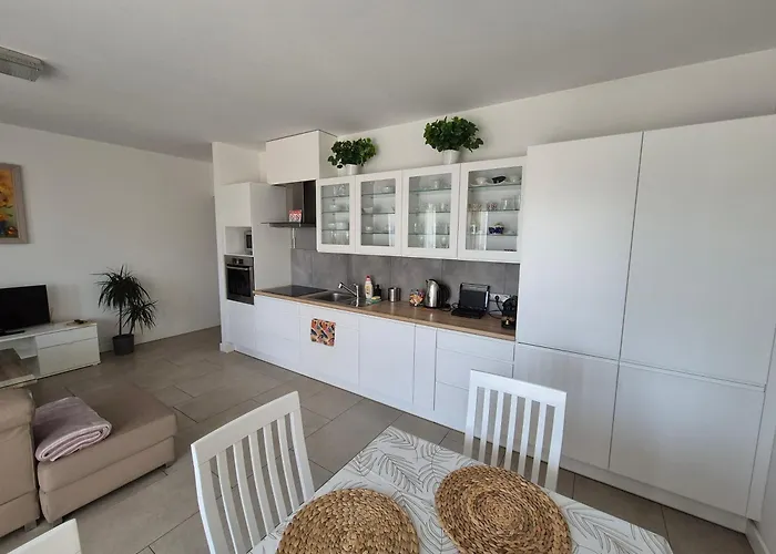 Apartment Big 21 Old Town Lux Apartment, Self Check-in 24h, Free Parking Poznan