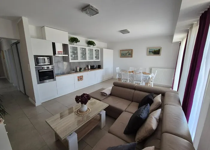 Big 21 Old Town Lux Apartment, Self Check-in 24h, Free Parking *